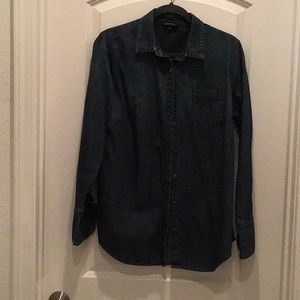 Like new size 12 Lands’ End dark wash button down